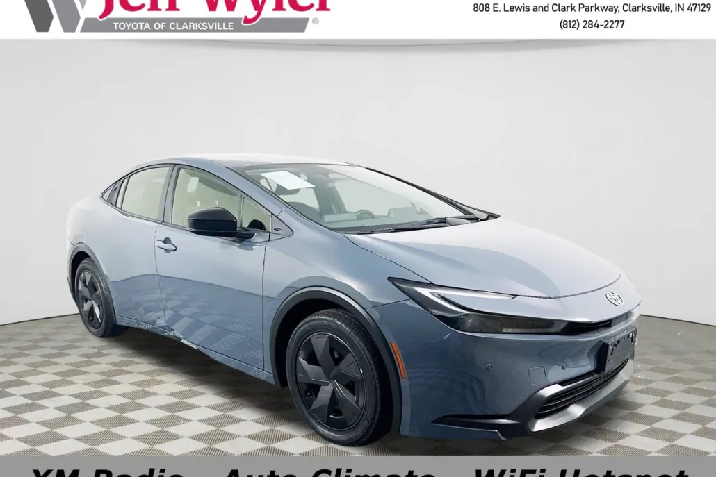 2023 Toyota Prius LE photo 1
