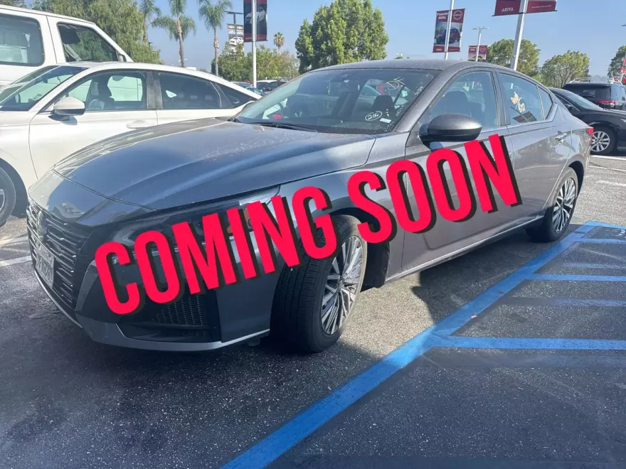 2023 Nissan Altima 2.5 SV photo 1