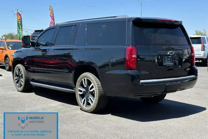 2019 Chevrolet Suburban Premier photo 1