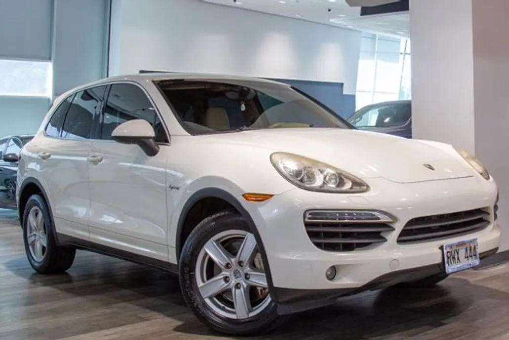 2011 Porsche Cayenne S Hybrid photo 1