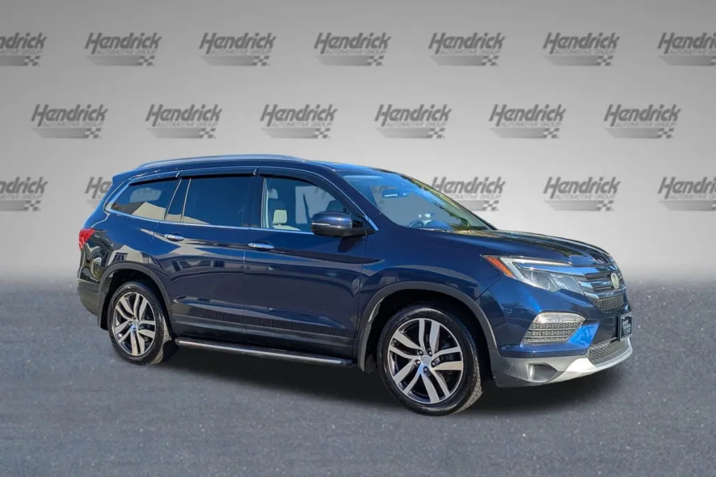 2017 Honda Pilot Elite photo 1