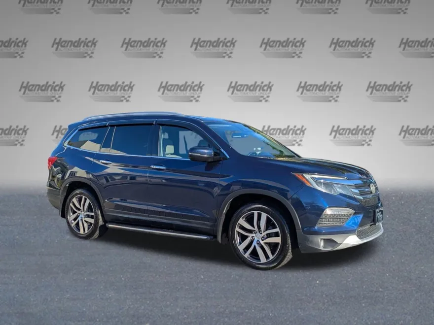 2017 Honda Pilot Elite photo 1