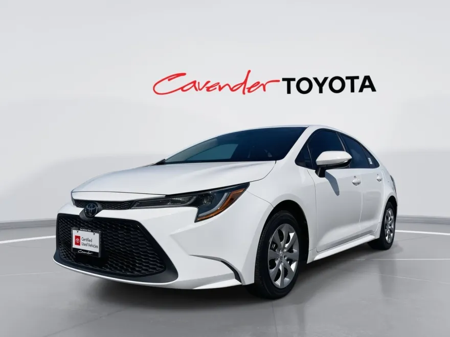 2021 Toyota Corolla LE photo 1