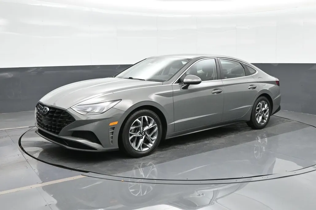 2023 Hyundai Sonata SEL photo 1