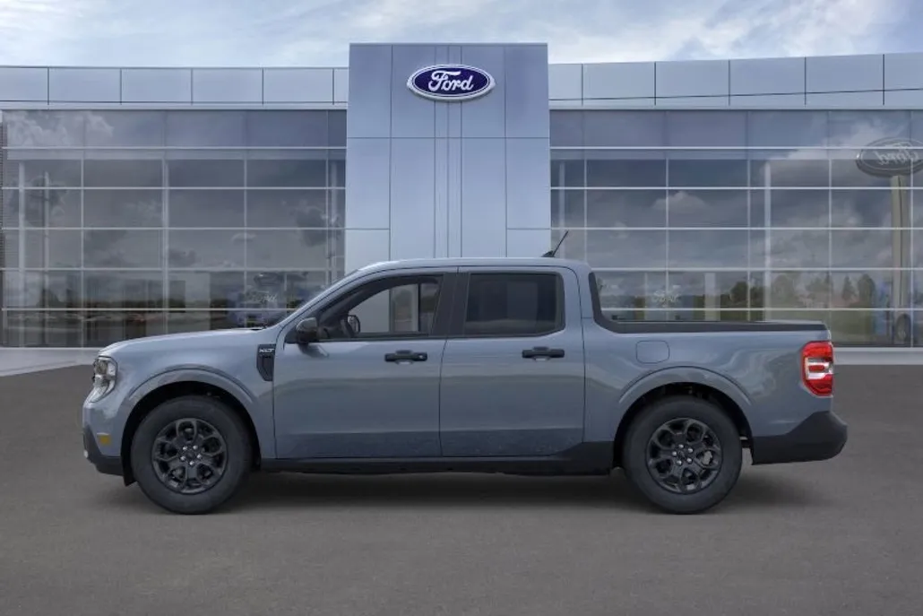 2025 Ford Maverick XLT photo 1