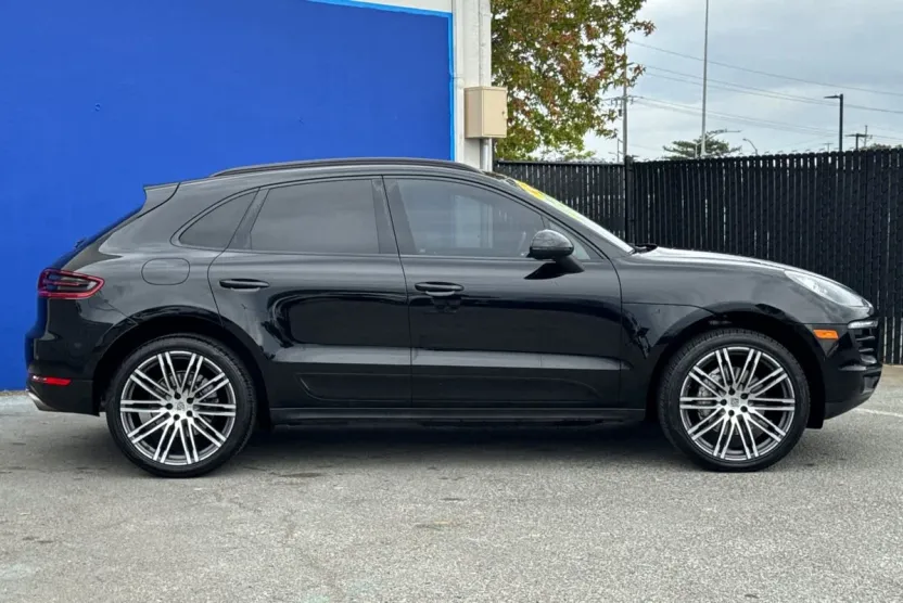 2016 Porsche Macan S photo 1