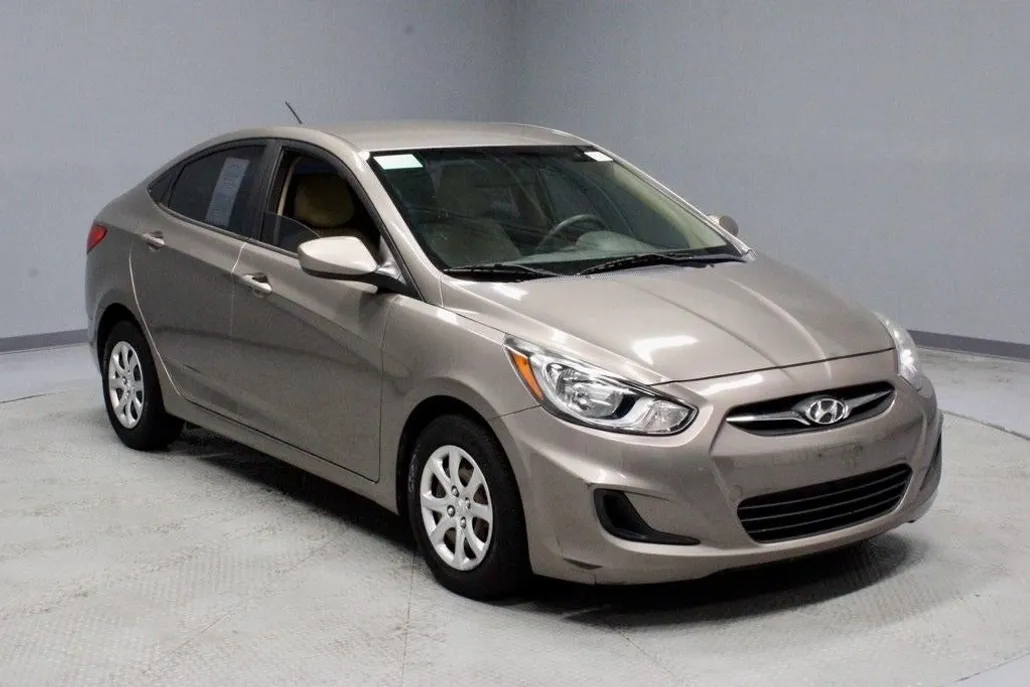 2013 Hyundai Accent GLS photo 1