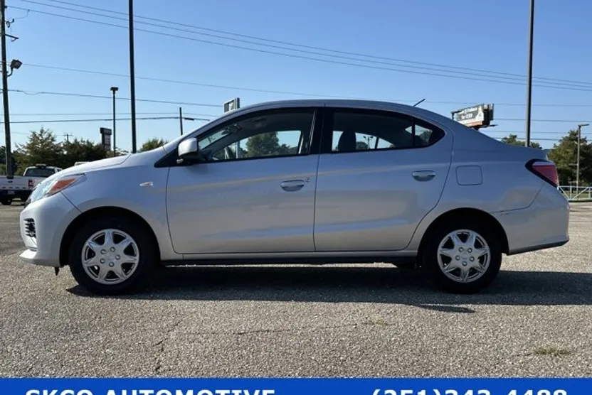 2023 Mitsubishi Mirage G4 LE photo 1