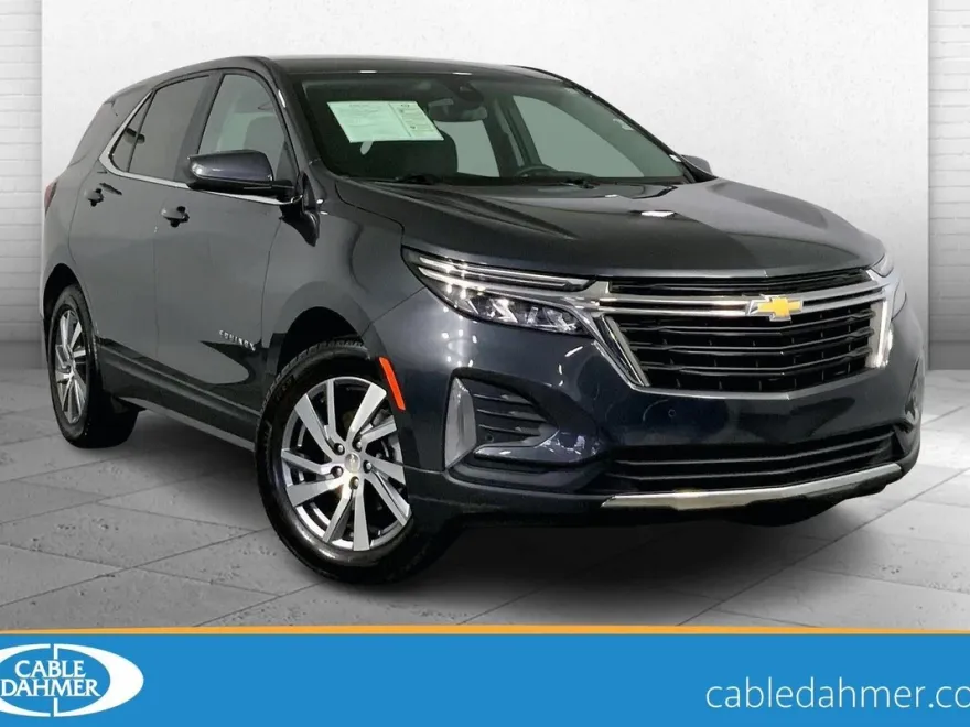 2023 Chevrolet Equinox LT photo 1