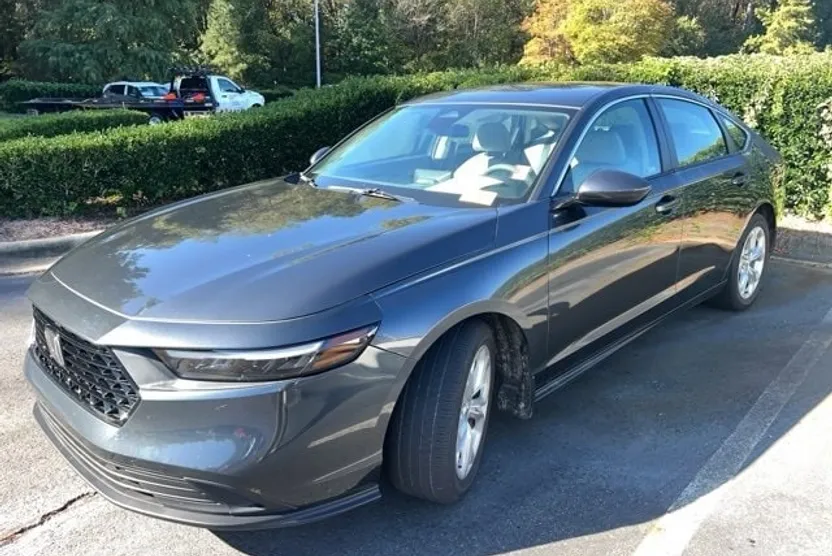 2023 Honda Accord LX photo 1