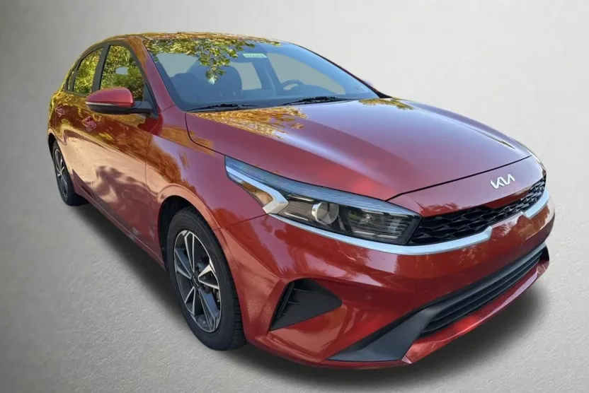 2023 Kia Forte LXS photo 1