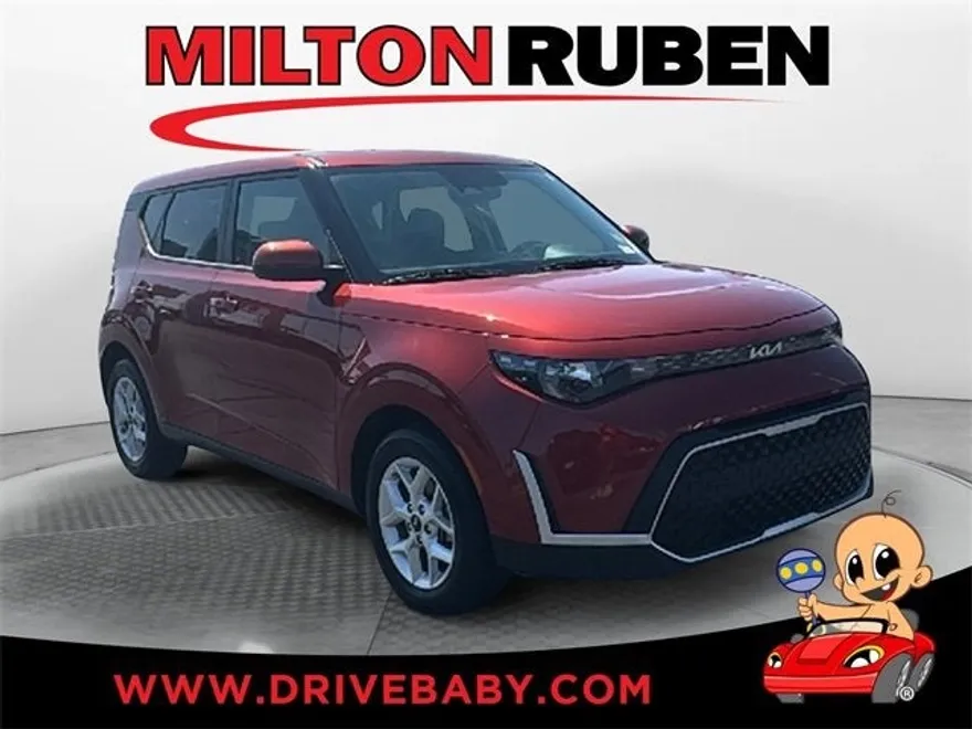 2024 Kia Soul LX photo 1