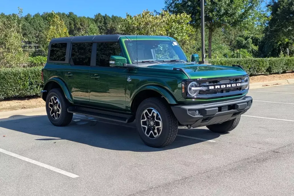 2025 Ford Bronco Outer Banks photo 1