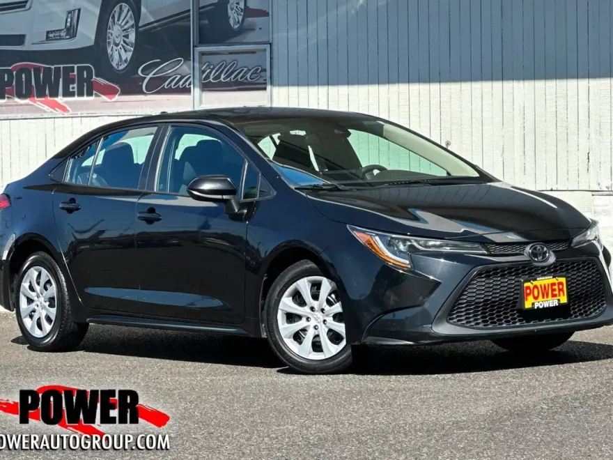 2021 Toyota Corolla LE photo 1