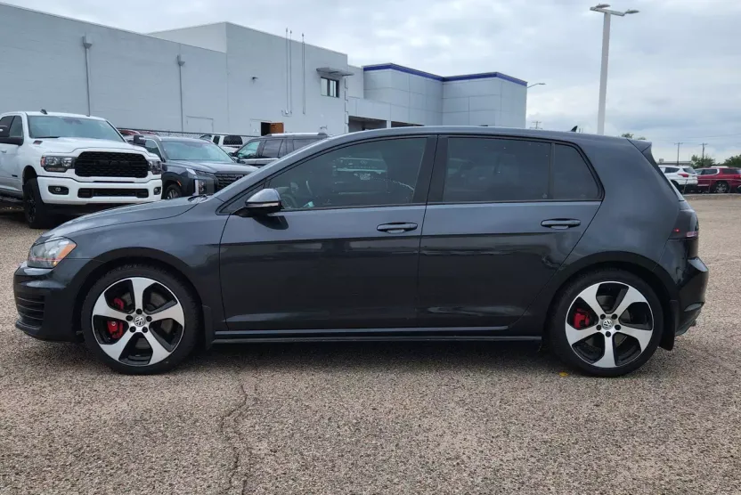 2017 Volkswagen Golf GTI Sport photo 1