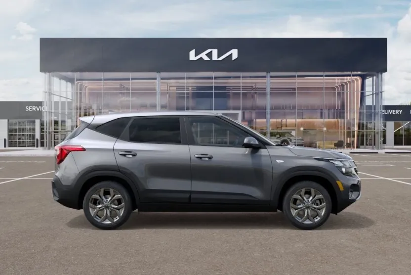 2026 Kia Seltos LX photo 1