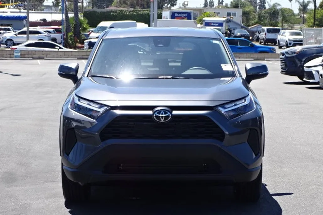 2025 Toyota RAV4 LE photo 1