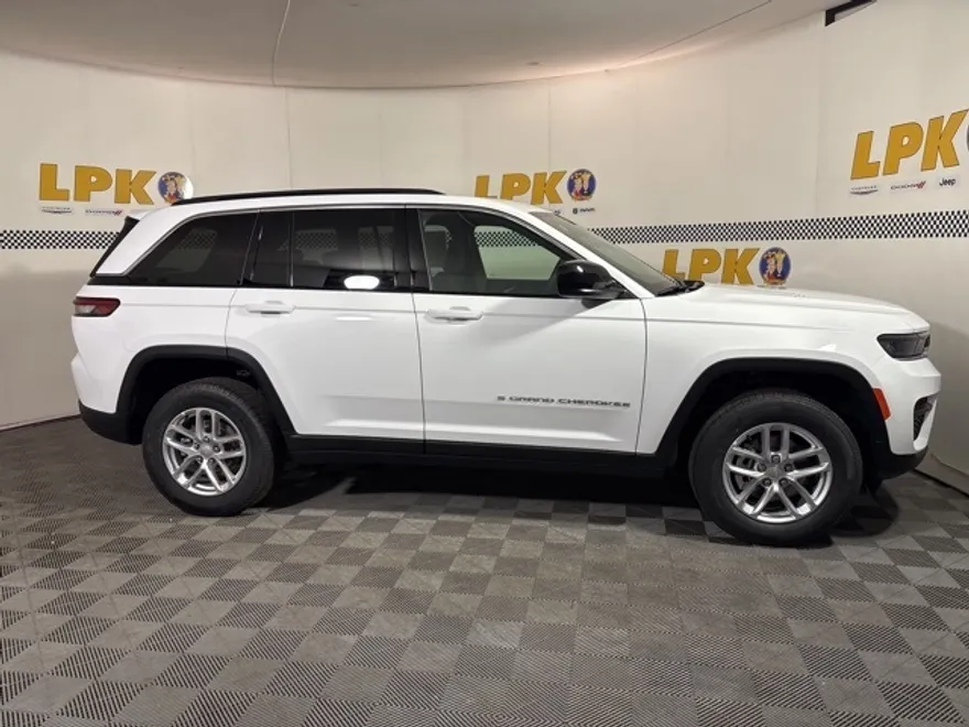 2025 Jeep Grand Cherokee Laredo X photo 1