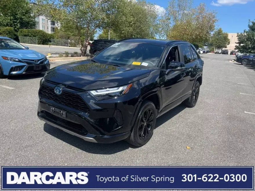 2024 Toyota RAV4 Hybrid SE photo 1
