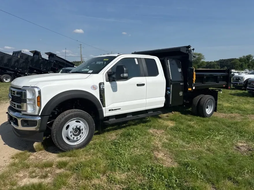 2025 Ford F-550 XL photo 1