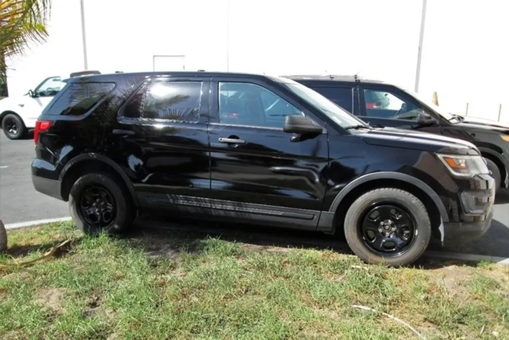 2016 Ford Explorer photo 1