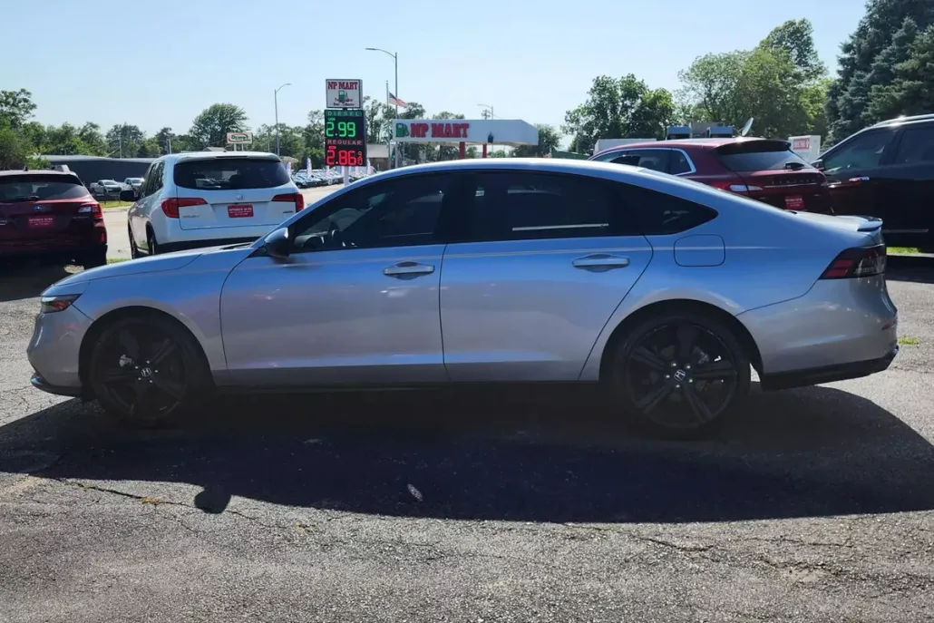 2023 Honda Accord Hybrid Sport-L photo 1