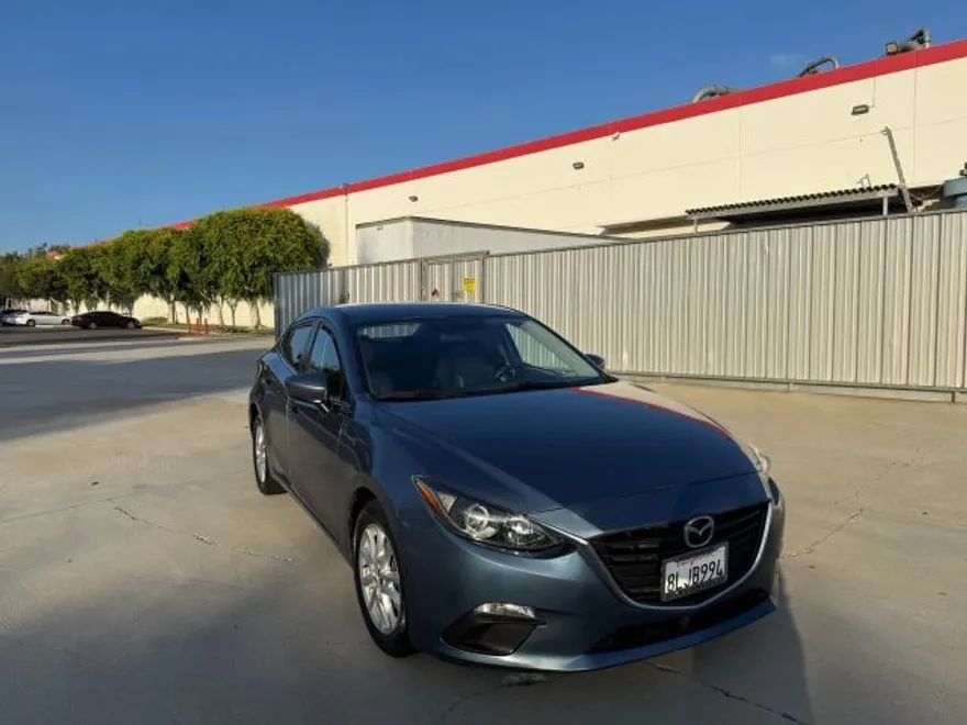 2016 Mazda Mazda3 i Sport Sedan photo 1