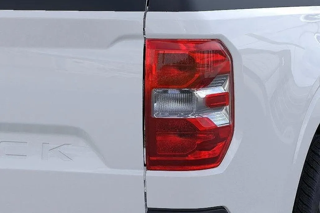 2025 Ford Maverick XLT photo 1