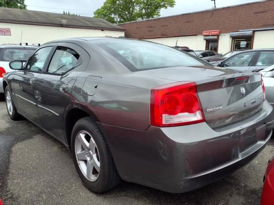 2010 Dodge Charger SXT photo 1