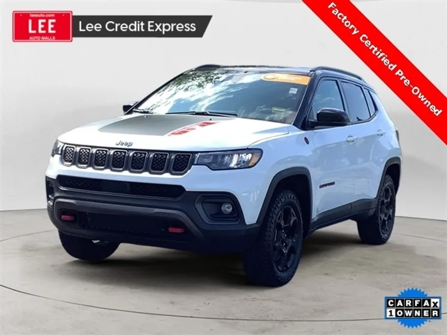 2024 Jeep Compass Trailhawk photo 1