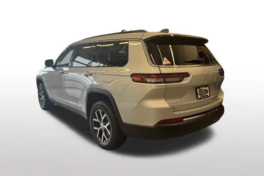 2025 Jeep Grand Cherokee Limited photo 1