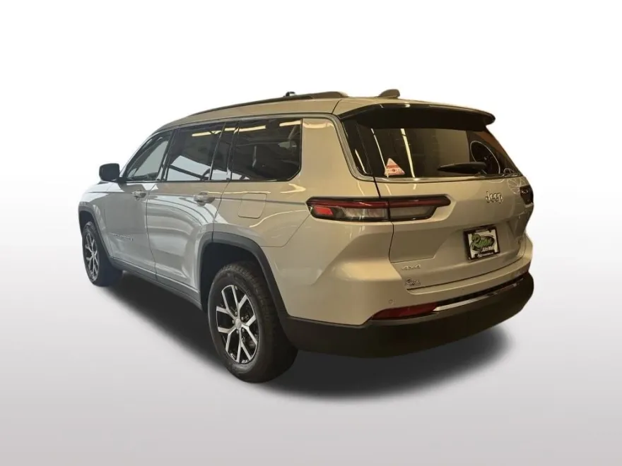 2025 Jeep Grand Cherokee Limited photo 1