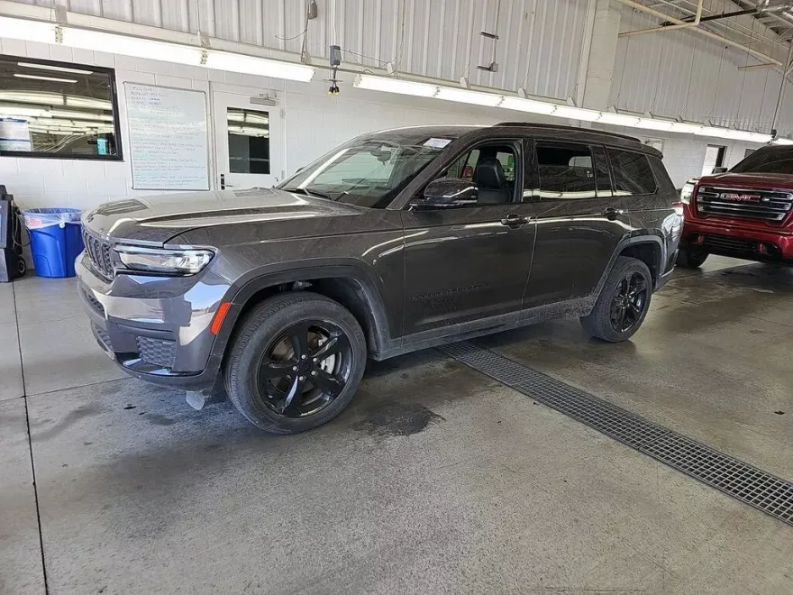 2023 Jeep Grand Cherokee Altitude photo 1