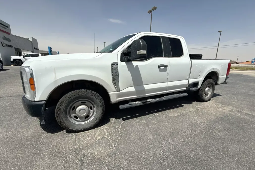 2023 Ford F-250 XL photo 1