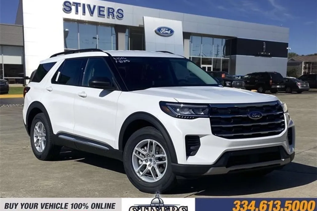 2025 Ford Explorer photo 1