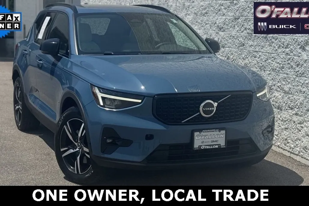 2023 Volvo XC40 Plus photo 1