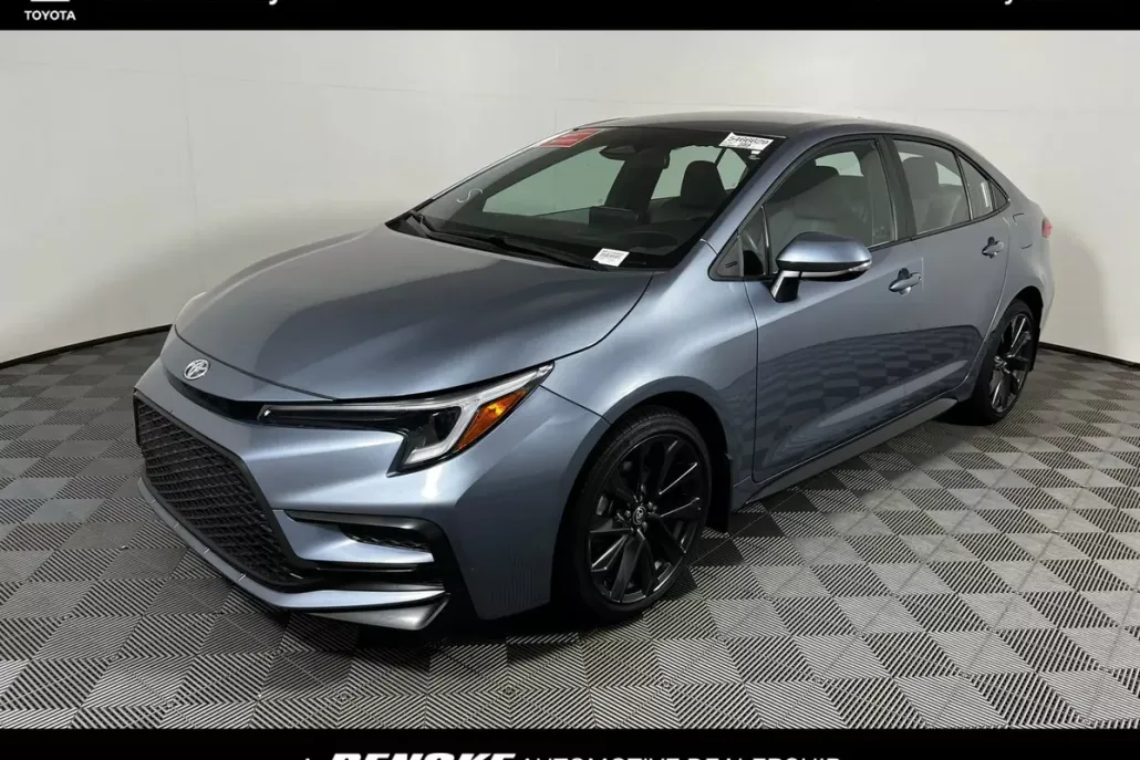 2024 Toyota Corolla SE photo 1