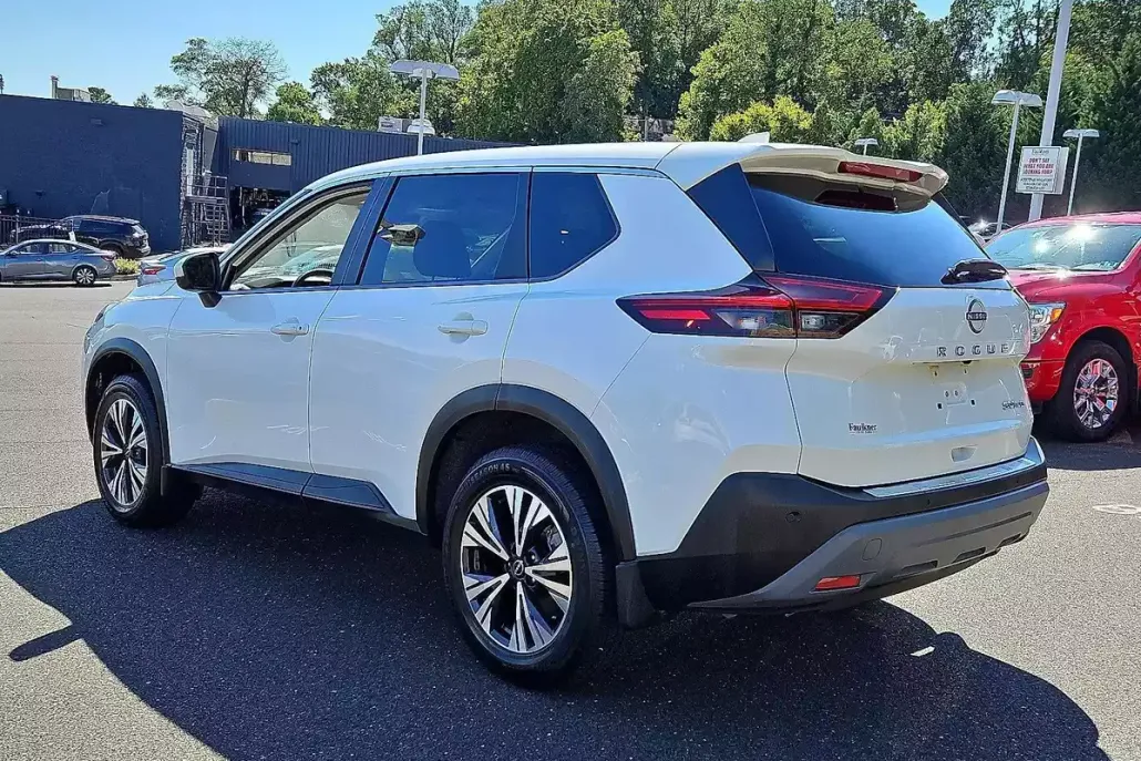 2023 Nissan Rogue SV photo 1