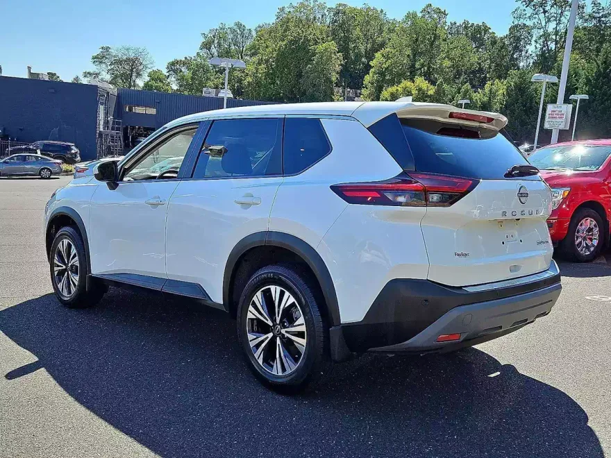 2023 Nissan Rogue SV photo 1