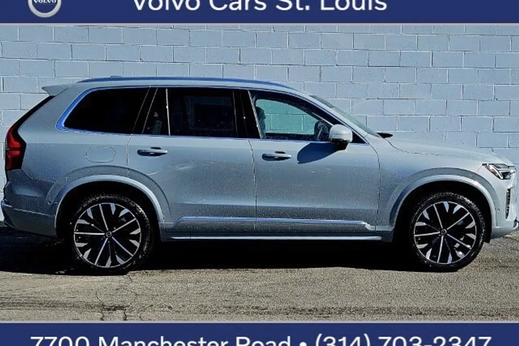 2025 Volvo XC90 T8 Plus photo 1
