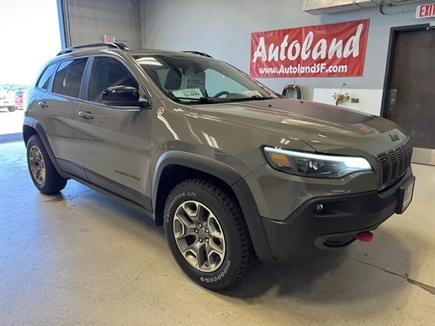 2022 Jeep Cherokee Trailhawk photo 1