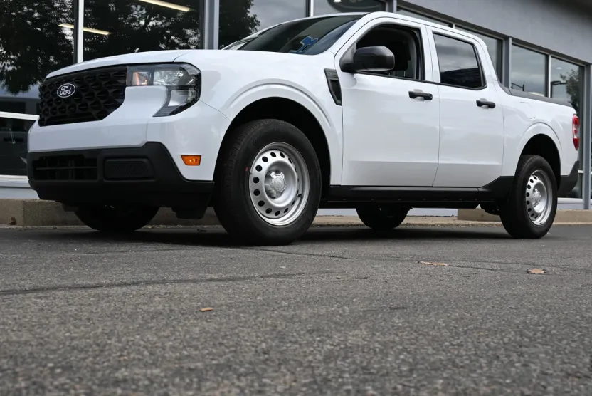 2025 Ford Maverick XL photo 1
