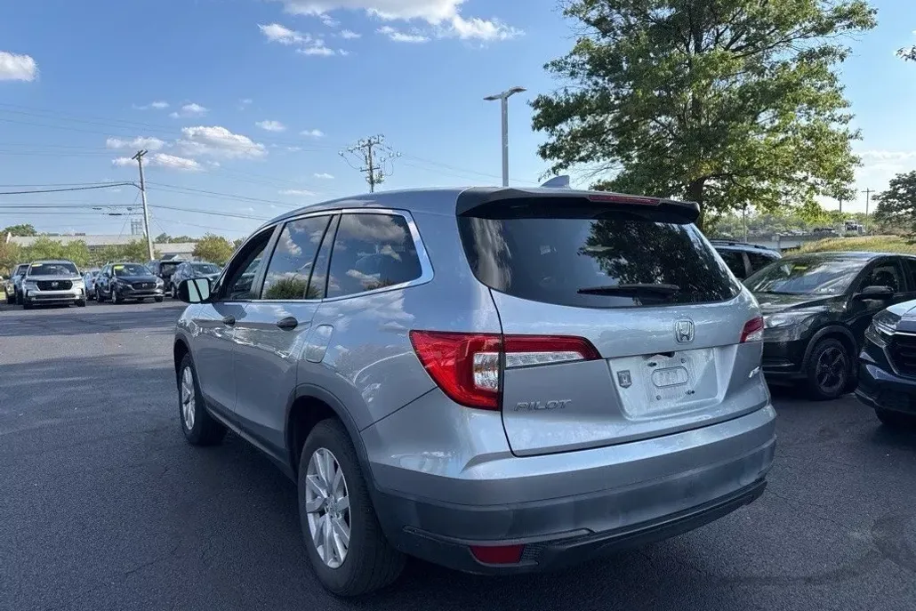 2019 Honda Pilot LX photo 1