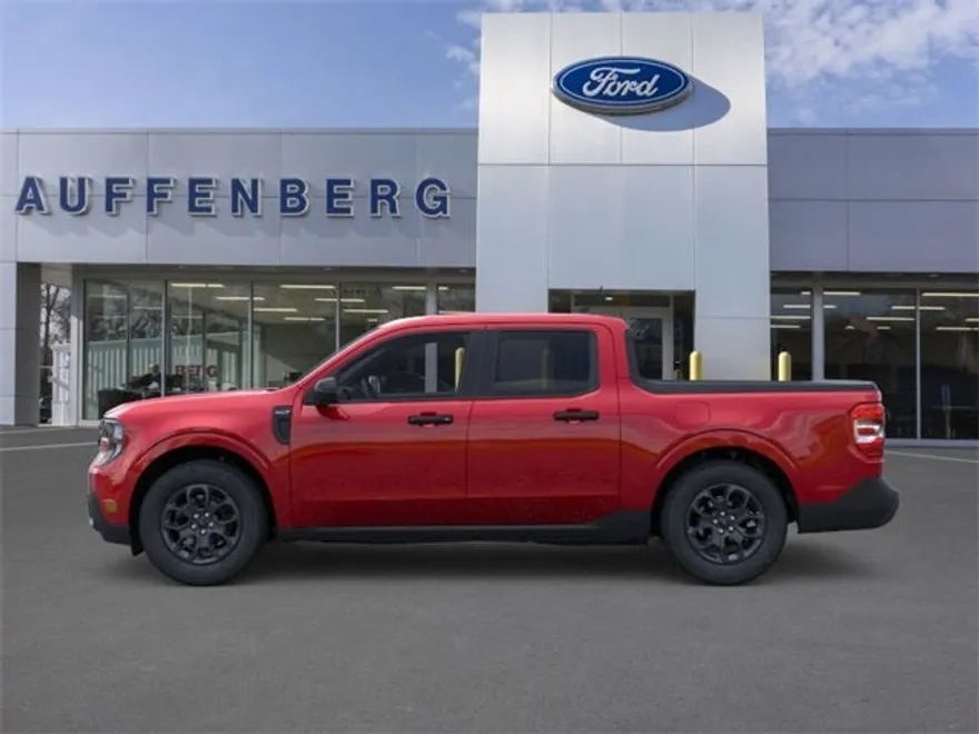 2025 Ford Maverick XLT photo 1