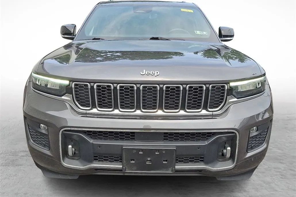2022 Jeep Grand Cherokee Overland photo 1