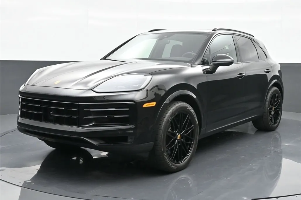 2024 Porsche Cayenne Base photo 1