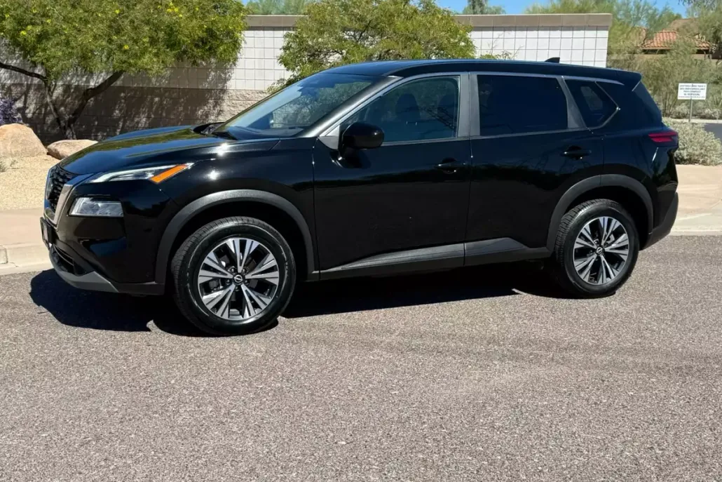 2023 Nissan Rogue SV photo 1