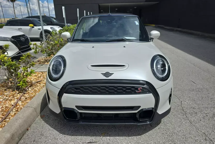 2023 Mini Cooper Convertible S photo 1