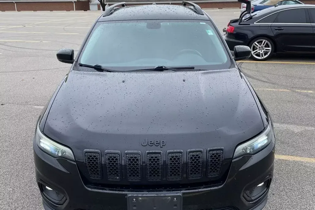 2019 Jeep Cherokee Altitude photo 1
