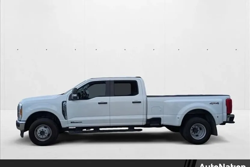 2023 Ford F-350 XL photo 1